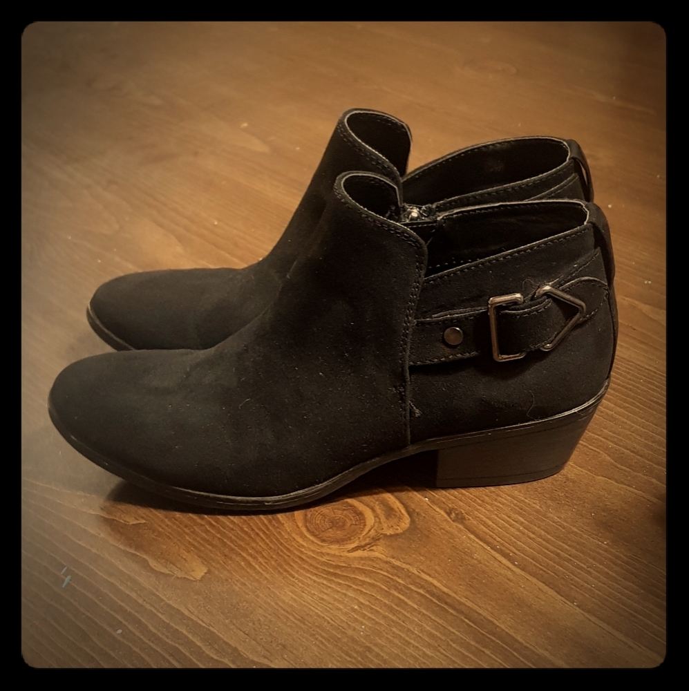 Like new ankle boots